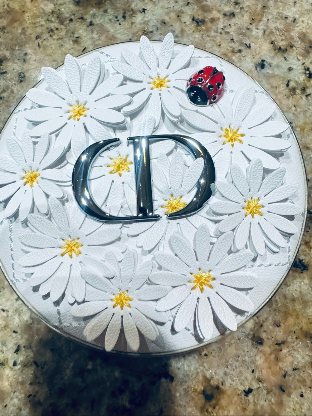 Dior White Daisy Embossed Compact with Red Ladybug Accent coral bronze - Picture 4 of 13